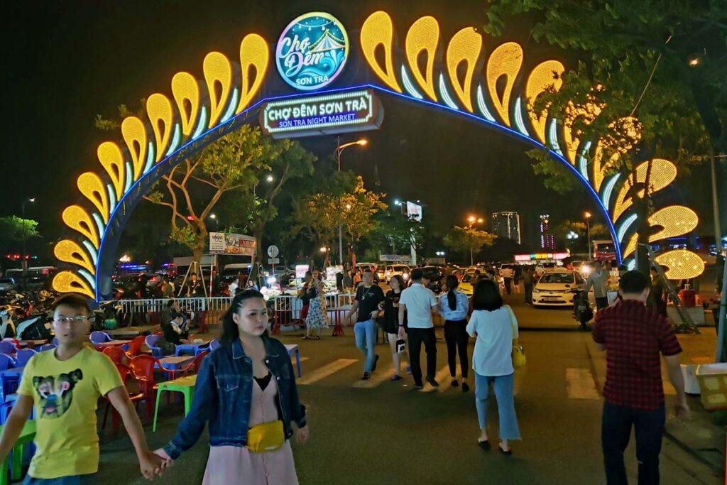 Da Nang Night Market: A Thing To Do in Da Nang at Night – Central ...