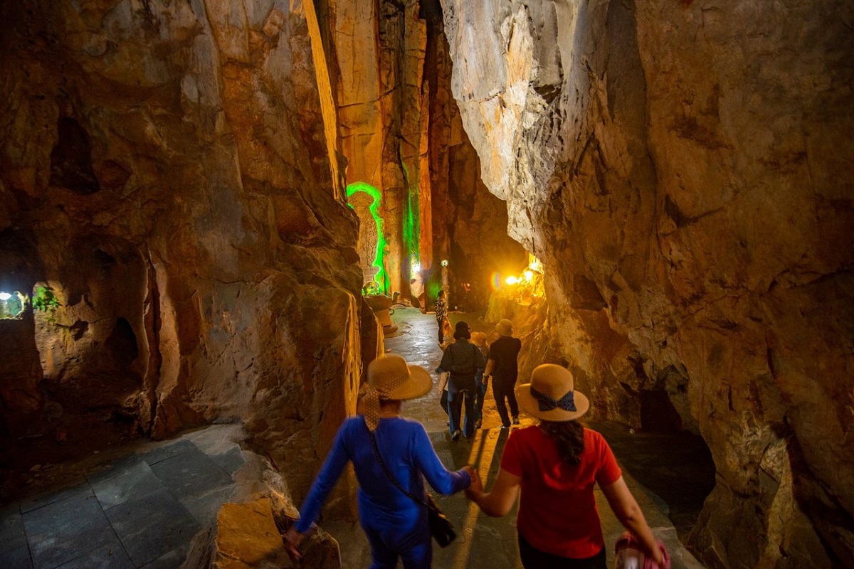 Am Phu Cave Complete Travel Guide Central Vietnam Guide